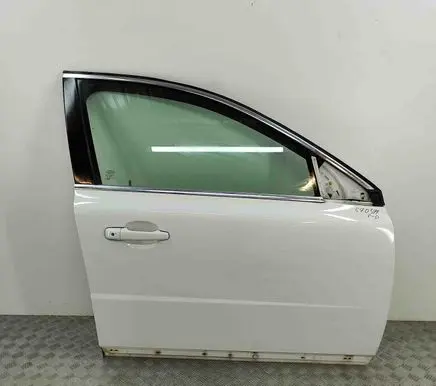 Volvo V70 Front door 31335589