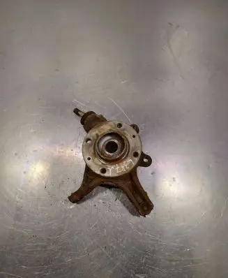 Peugeot 308 Front wheel hub spindle knuckle