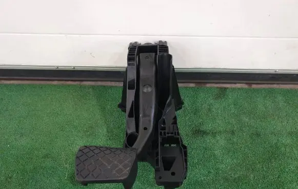 Skoda Octavia Mk3 (5E) Brake pedal 5Q1723058BN