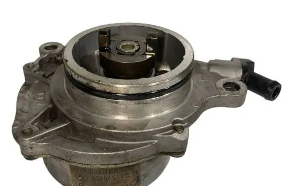 BMW 5 E39 Vacuum pump 7786841 11667786841