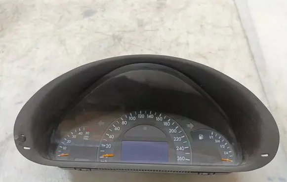 Mercedes-Benz C W203 Speedometer (instrument cluster) A2035403047 110080231 87001411