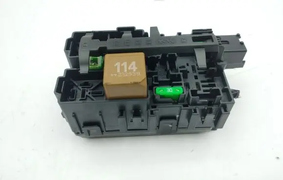 Peugeot 208 Fuse module 810296201
