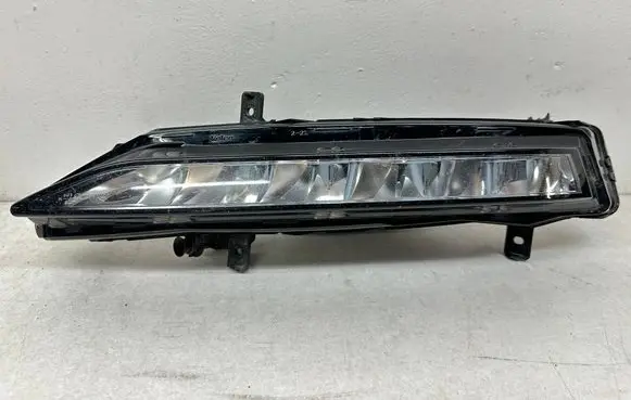 Skoda Superb B8 (3V) LED Daytime headlight 3V0941699B 3V0941699 3V0.941.699.B