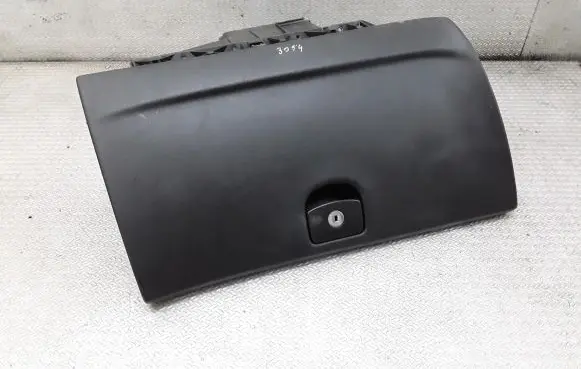 Peugeot 407 Glove box