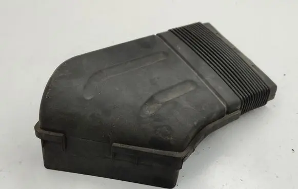 Audi A4 S4 B7 8E 8H Air intake duct part 8E0129617