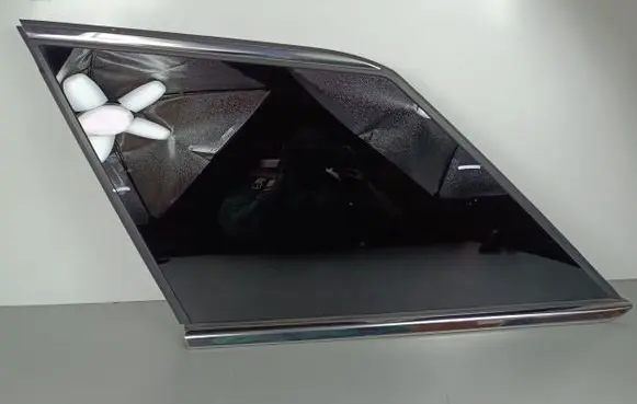Lincoln Corsair Rear side window