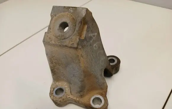 Audi A6 S6 C6 4F Engine mounting bracket 4f0199307aa
