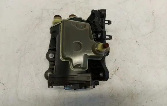 BMW 2 Active Tourer U06 Oil breather separator 8470497