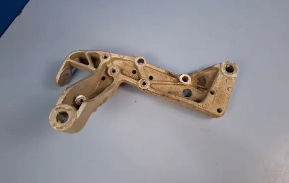 Volkswagen Touran I Front lower control arm/wishbone 1K0199295F