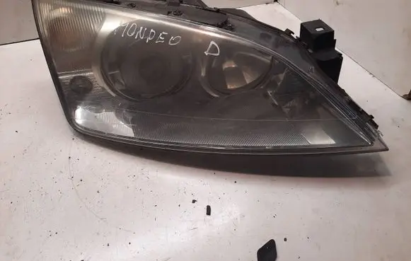 Ford Mondeo Mk III Headlight/headlamp 1S7113005CJ 0301174272