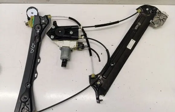 BMW 4 F36 Gran coupe Front door window regulator with motor 7046032 7326328
