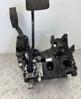 Opel Insignia A Brake pedal 20995742
