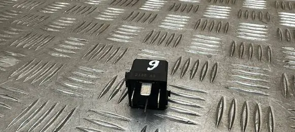 Mercedes-Benz E C207 W207 Other relay A0025427219