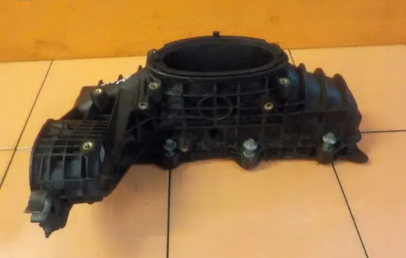 Mercedes-Benz Vito Viano W639 Intake manifold SSACY