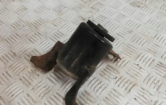 Ford Fiesta Engine mount bracket 8V516F012AE