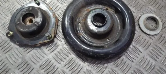 Nissan Primera Coil spring mount 