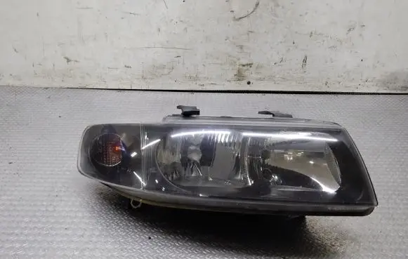 Seat Toledo II (1M) Headlight/headlamp 67742701 1M1941002D