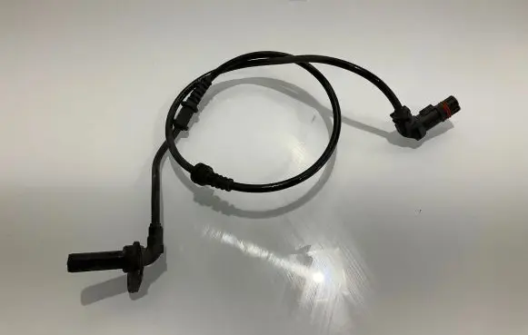 Mercedes-Benz E W212 ABS brake wheel speed sensor A2125400217 2125400217