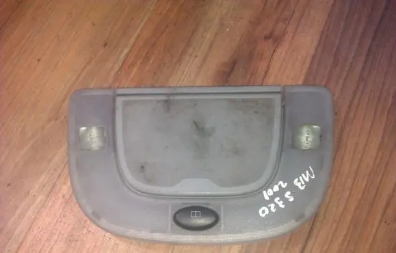 Mercedes-Benz S W220 Front seat light