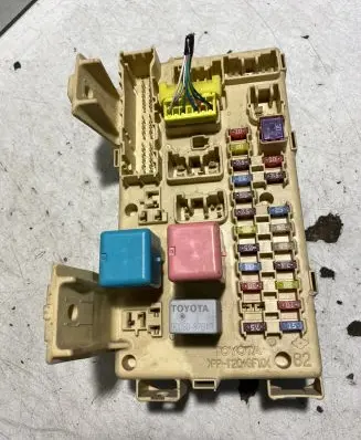 Toyota Corolla Verso AR10 Fuse box set 892210F020 1251899056 07061920191203