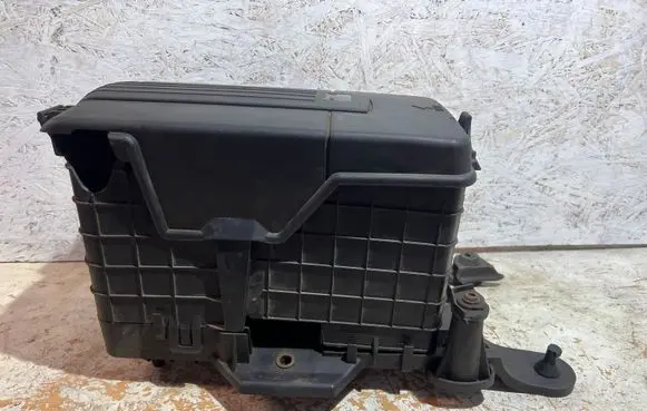 Skoda Octavia Mk2 (1Z) Battery box tray 1K0915333