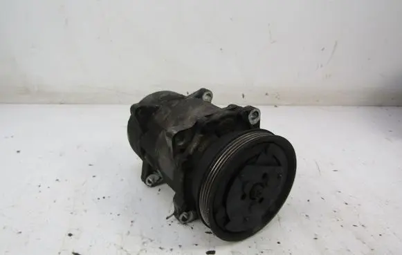 Renault Megane I Air conditioning (A/C) compressor (pump) 