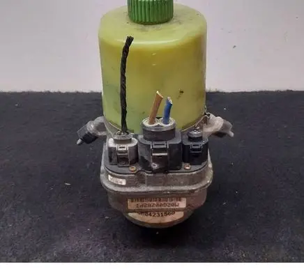 Volkswagen Polo V 6R Power steering pump 6R0423156B