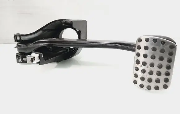 Mercedes-Benz CLS C218 X218 Brake pedal A2042902301 1104737242 PP204290074