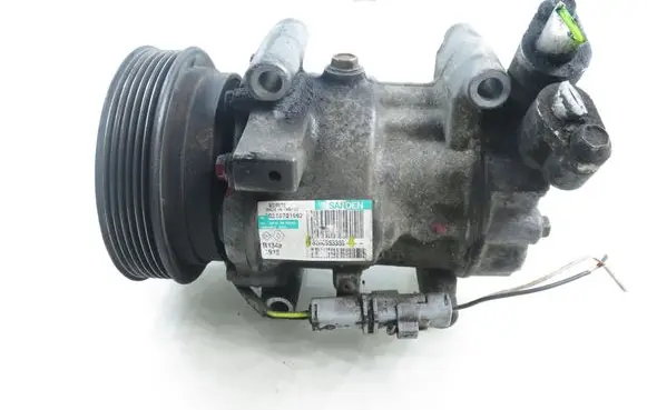 Renault Clio III Air conditioning (A/C) compressor (pump) 8200953359