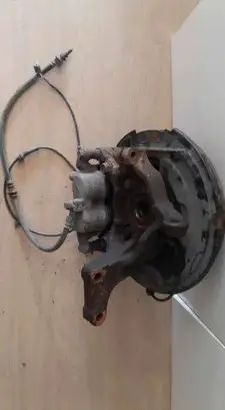 Nissan Leaf II (ZE1) Front wheel hub