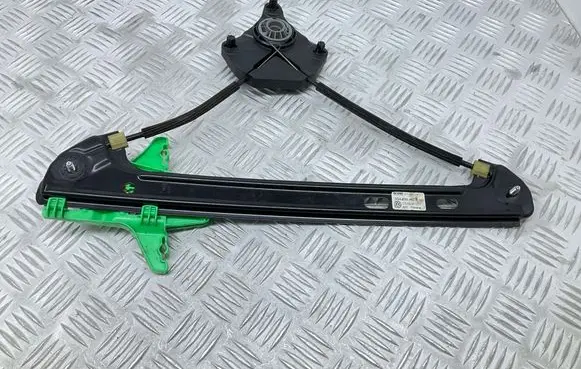 Volkswagen Golf VII Rear window lifting mechanism without motor 5G4839462B