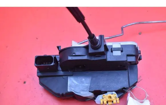 Opel Insignia A Front door lock