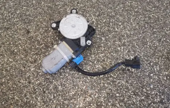 Chevrolet Captiva Rear door window regulator motor 25937971