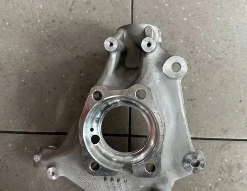 BMW 4 G22 G23 G24 G26 Front wheel hub spindle knuckle 6893259
