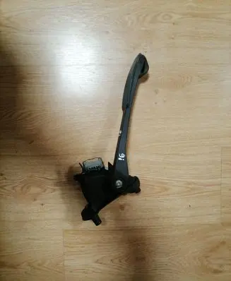 Volvo V70 Accelerator throttle pedal 30636003 6PV00853700