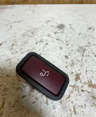 Mercedes-Benz E W211 Tailgate/boot open switch button 2118219551 31020302