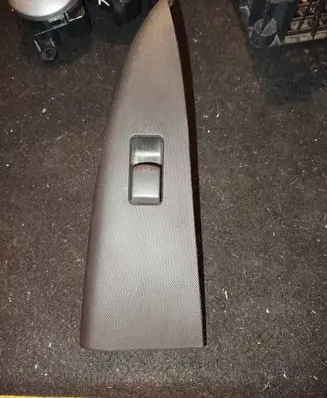 Nissan Note (E11) Quarter vent window switch 25411ED00B 809609U00A
