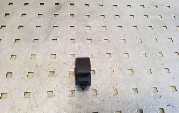 Toyota Corolla Verso AR10 Electric window control switch 848100F010