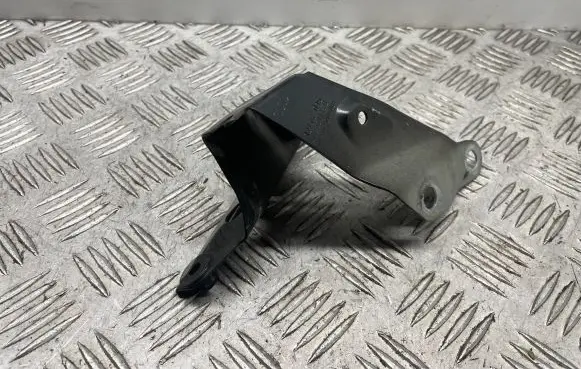 Audi A7 S7 4G Fender mounting bracket 4G8821135D