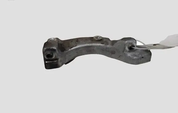 Volvo V40 Cross country A/C compressor mount bracket 31401869