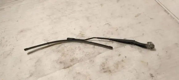 Dacia Sandero III Front wiper blade arm 288813326R