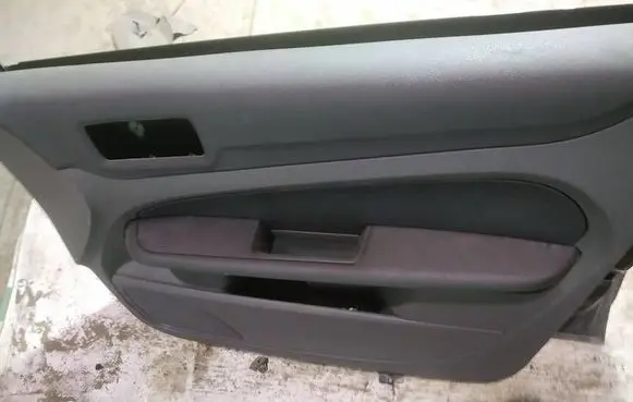 Ford Focus Front door card panel trim