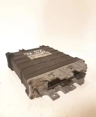 Volkswagen PASSAT B4 Engine control unit/module 028906021B