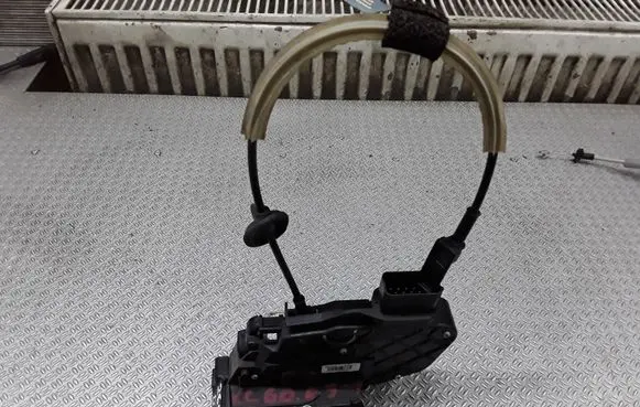 Volvo XC60 Rear door lock 30799318