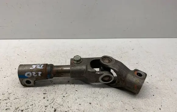 Toyota Avensis T250 Steering rack mechanical part 