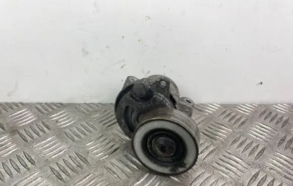 Mitsubishi Outlander Generator/alternator belt tensioner