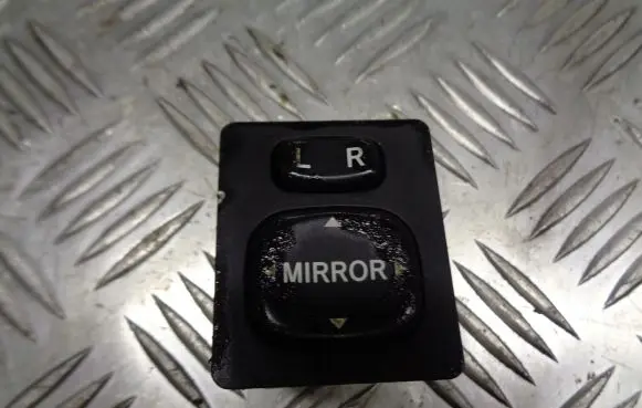 Toyota Yaris Wing mirror switch