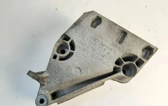 Volkswagen Polo V 6R Engine mounting bracket 03L199207A