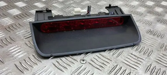 Chevrolet Lacetti Third/center stoplight