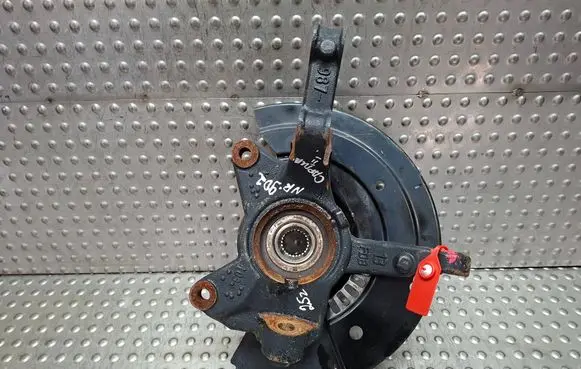 Renault Captur II Front wheel hub spindle knuckle S25071902